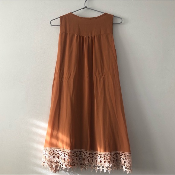 Brown Sleeveless Top - Picture 2 of 5